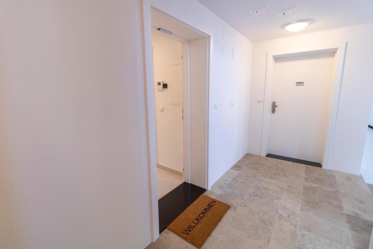 Boutique Sky City Apt. With Balcony / Top Spot Viena Exterior foto